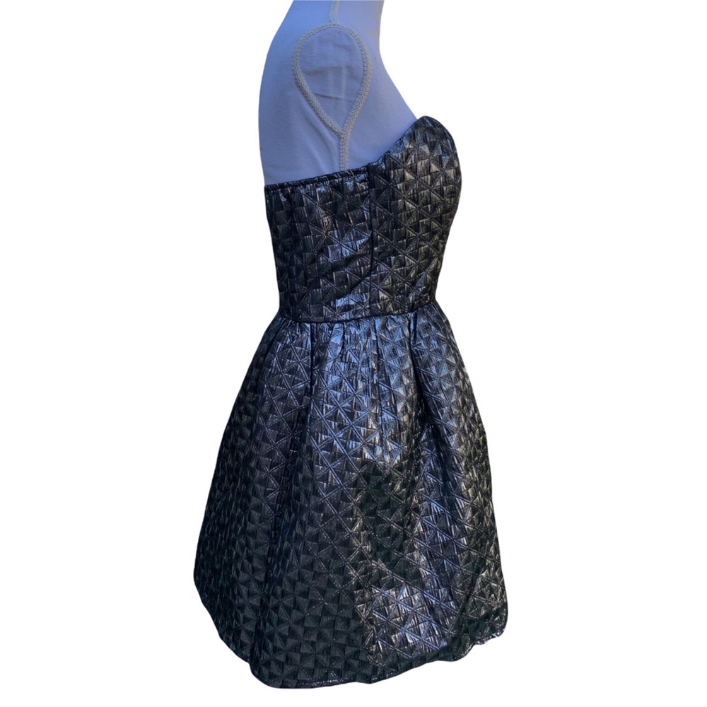 Xtaren Metallic Silver Strapless Statement Fit & Flare Mini Cocktail Party Dress - Picture 4 of 7